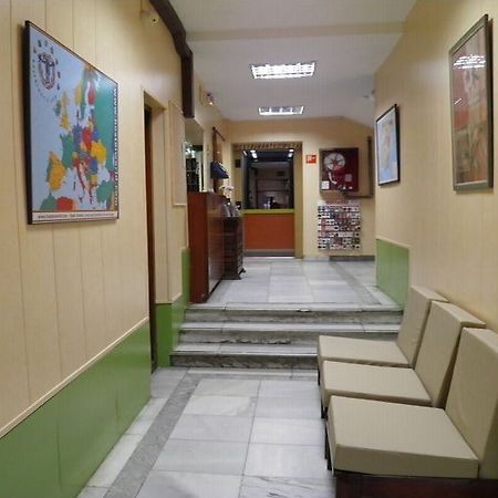 Nuria Hostal Madrid Buitenkant foto