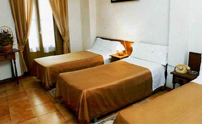 Nuria Hostal Madrid Buitenkant foto