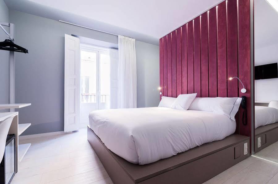 Nuria Hostal Madrid Buitenkant foto